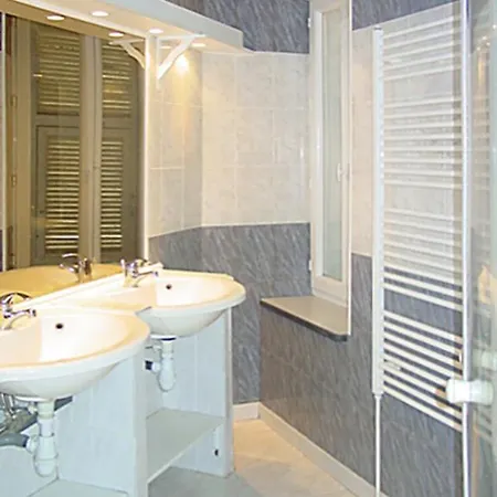 Apartament Place Du General Georges Marshall *