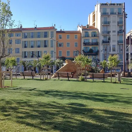 Place Du General Georges Marshall Apartament *
